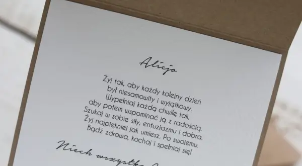 Wiersz z życzeniami urodzinowymi dla żony Alicji: "Żyj tak, aby każdy kolejny dzień był niesamowity i wyjątkowy.