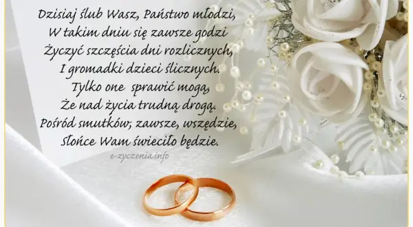 Mądre życzenia ślubne od rodziców: szczęścia, dzieci i słońca na trudnej drodze życia. Dwa złote obrączki na białym tle.