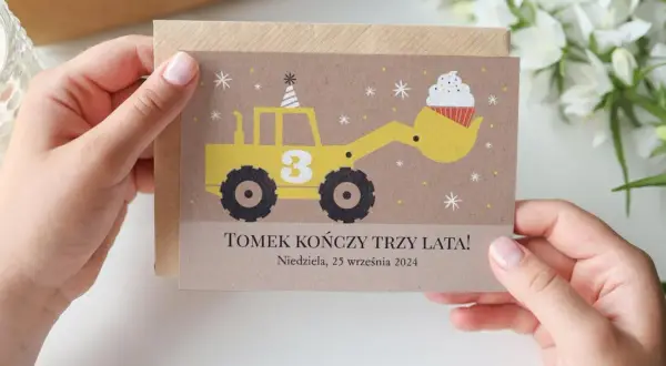 Jak się pisze zaproszenie na urodziny – proste wskazówki i przykłady